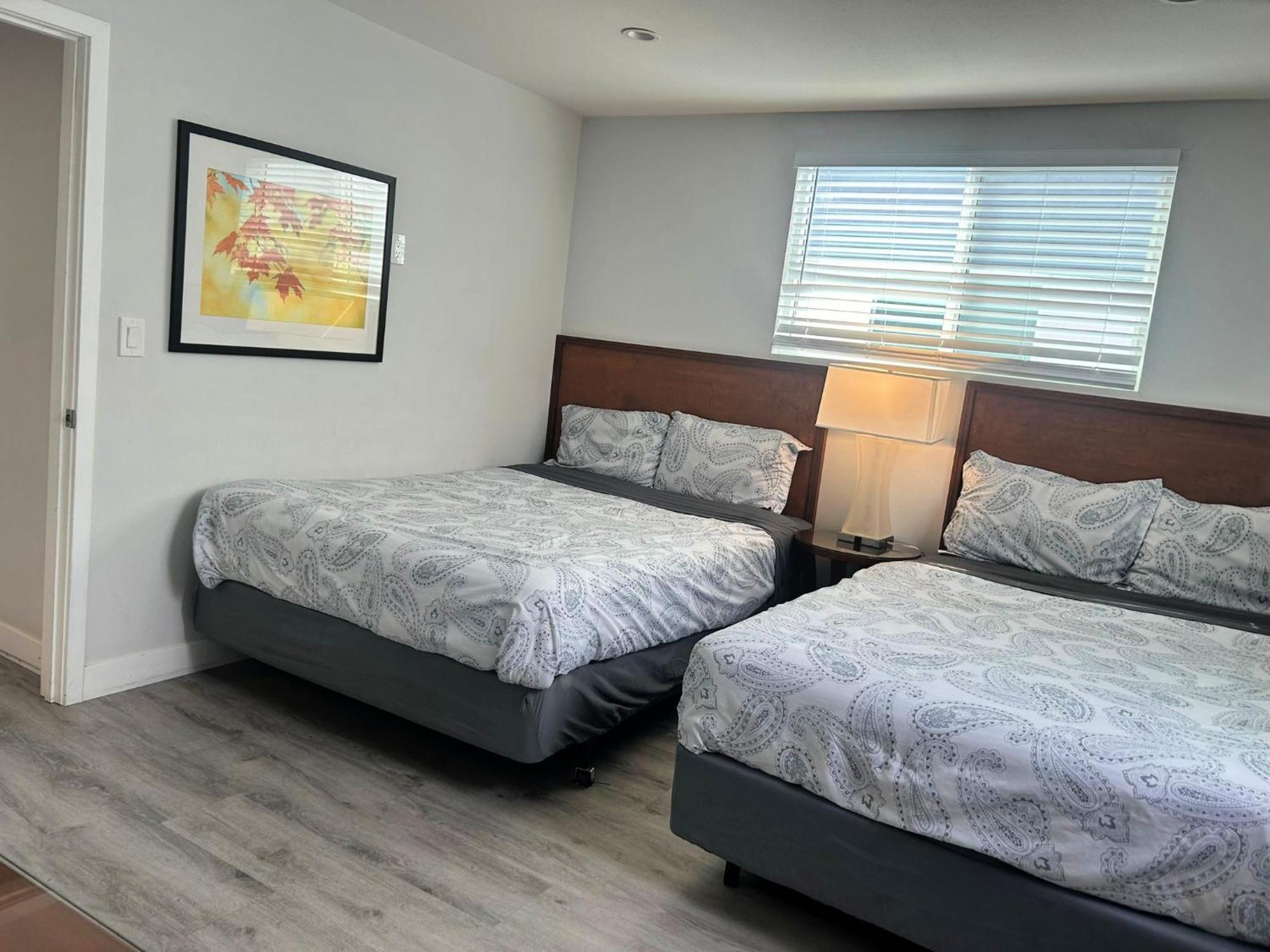 Hollywood Homes Free Parking Close To All Things La — Photos 3